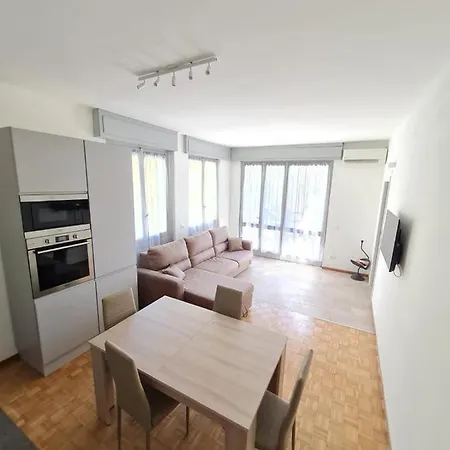 Le Rive Holidays דסנזאנו דל גארדה